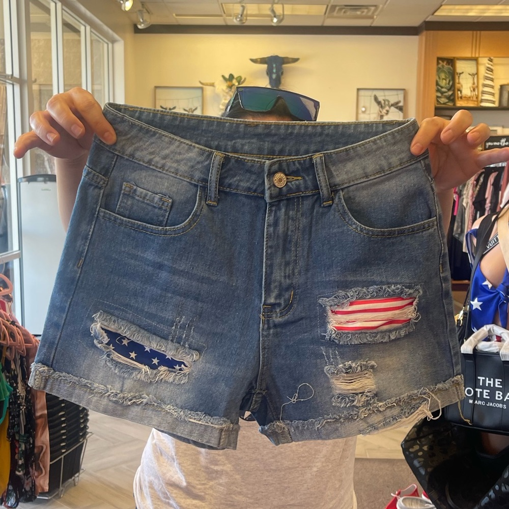 Medium flag new shorts